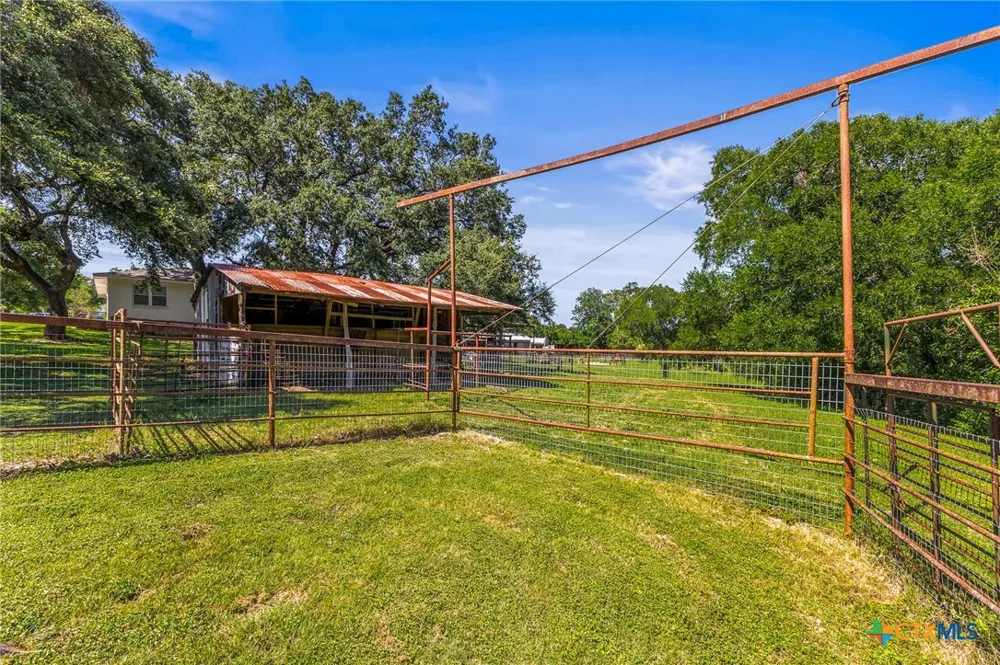 1305 S Old Temple Road Lorena, TX 76655