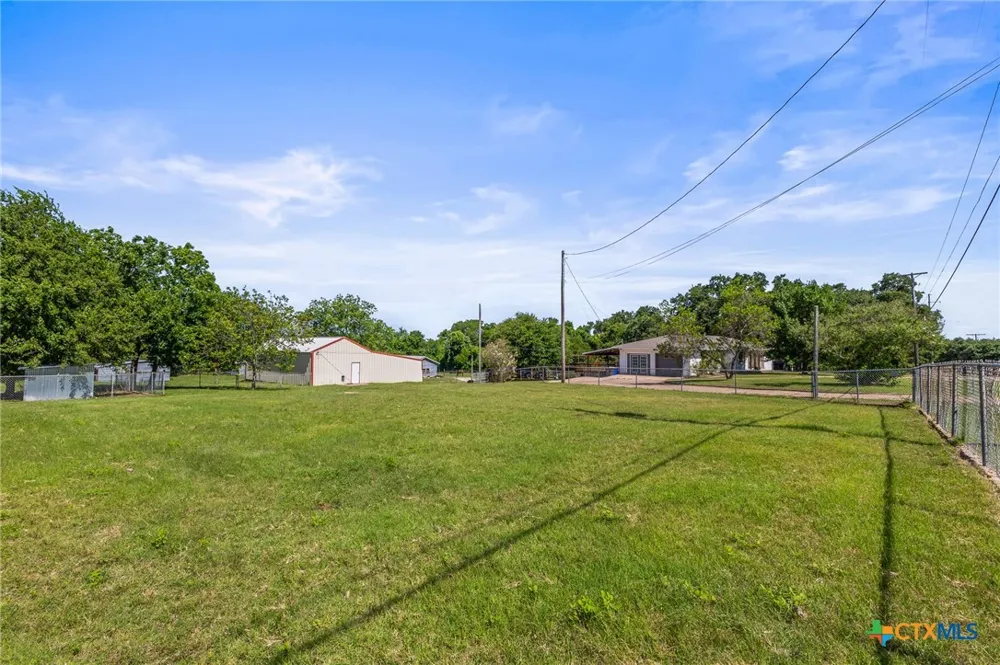 1305 S Old Temple Road Lorena, TX 76655
