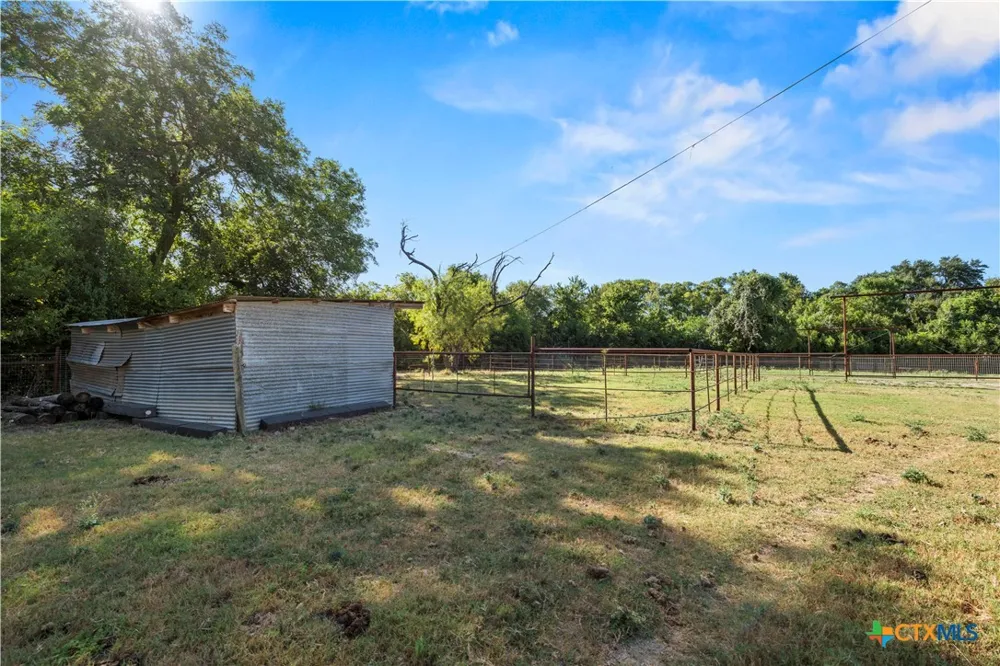 1305 S Old Temple Road Lorena, TX 76655