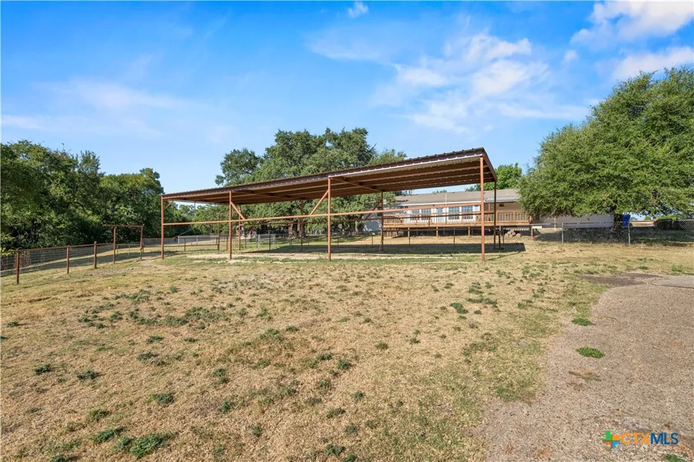 1305 S Old Temple Road Lorena, TX 76655