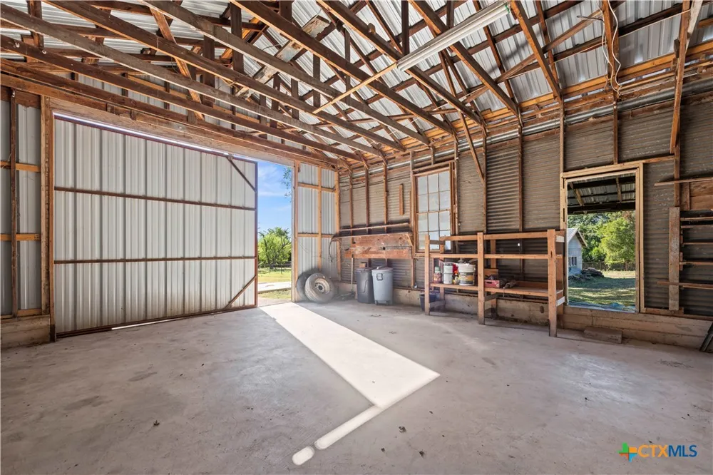 1305 S Old Temple Road Lorena, TX 76655