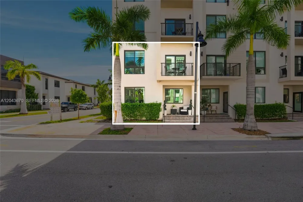 8167 NW 41st St #E-101 Doral, FL 33166