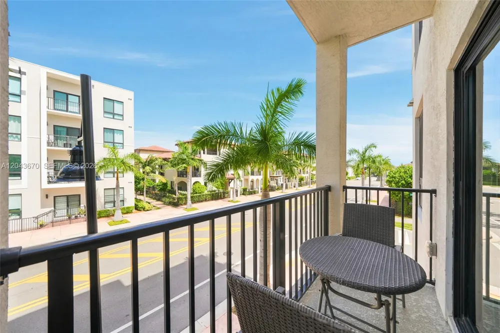 8167 NW 41st St #E-101 Doral, FL 33166