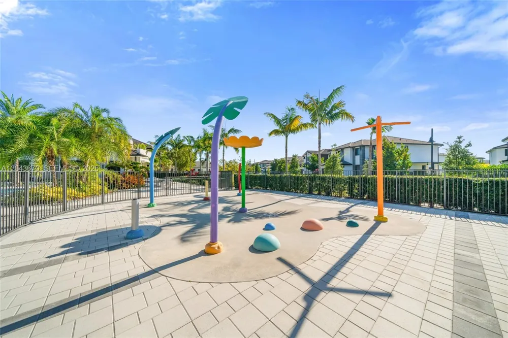 8167 NW 41st St #E-101 Doral, FL 33166