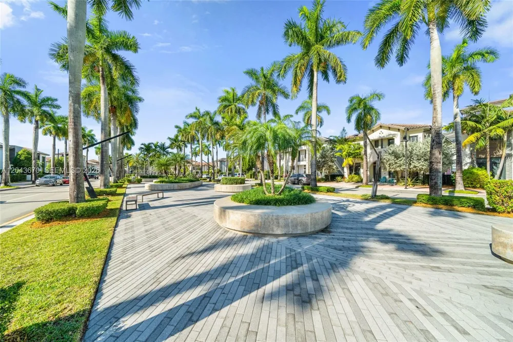 8167 NW 41st St #E-101 Doral, FL 33166