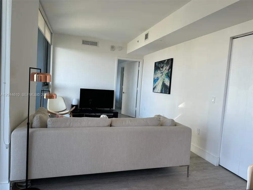 121 NE 34th St #1915 Miami, FL 33137