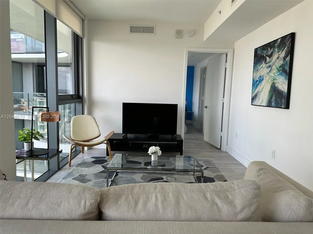 121 NE 34th St #1915 Miami, FL 33137
