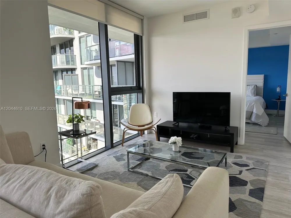 121 NE 34th St #1915 Miami, FL 33137