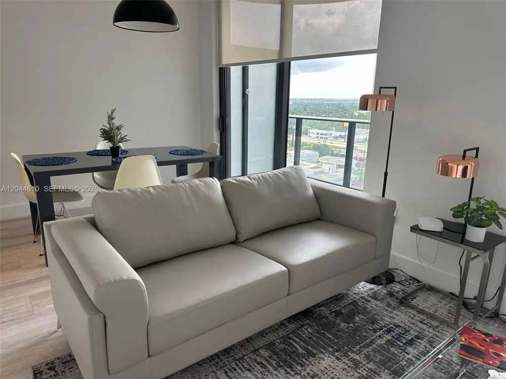 121 NE 34th St #1915 Miami, FL 33137