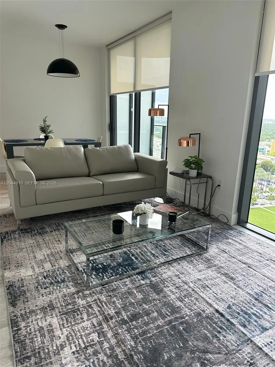 121 NE 34th St #1915 Miami, FL 33137