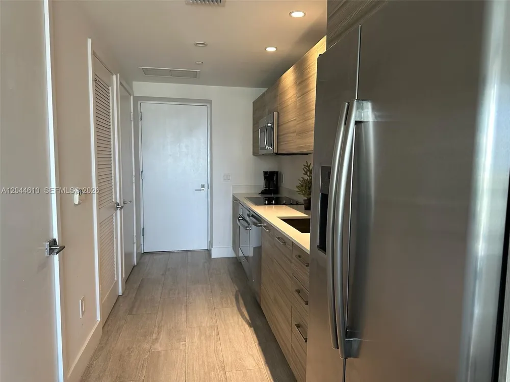 121 NE 34th St #1915 Miami, FL 33137