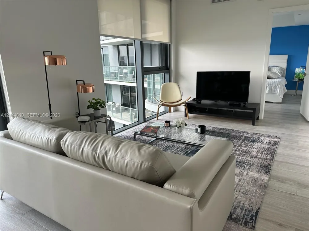 121 NE 34th St #1915 Miami, FL 33137