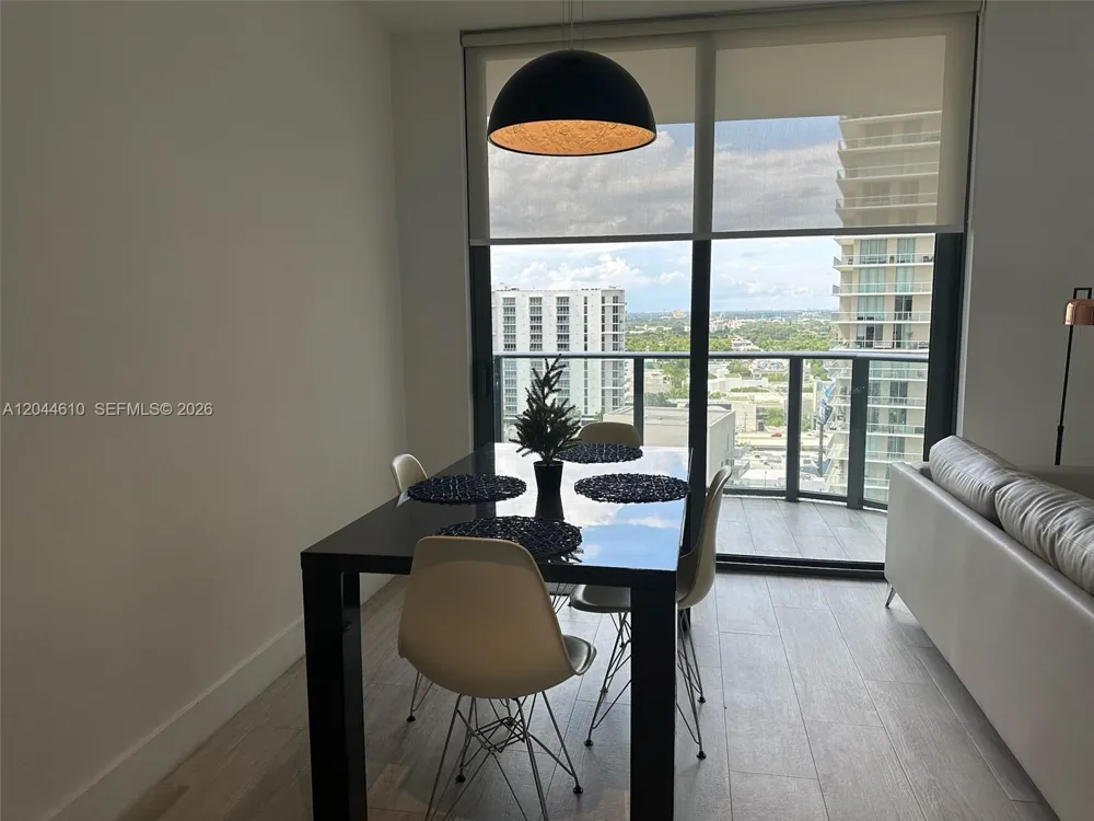 121 NE 34th St #1915 Miami, FL 33137