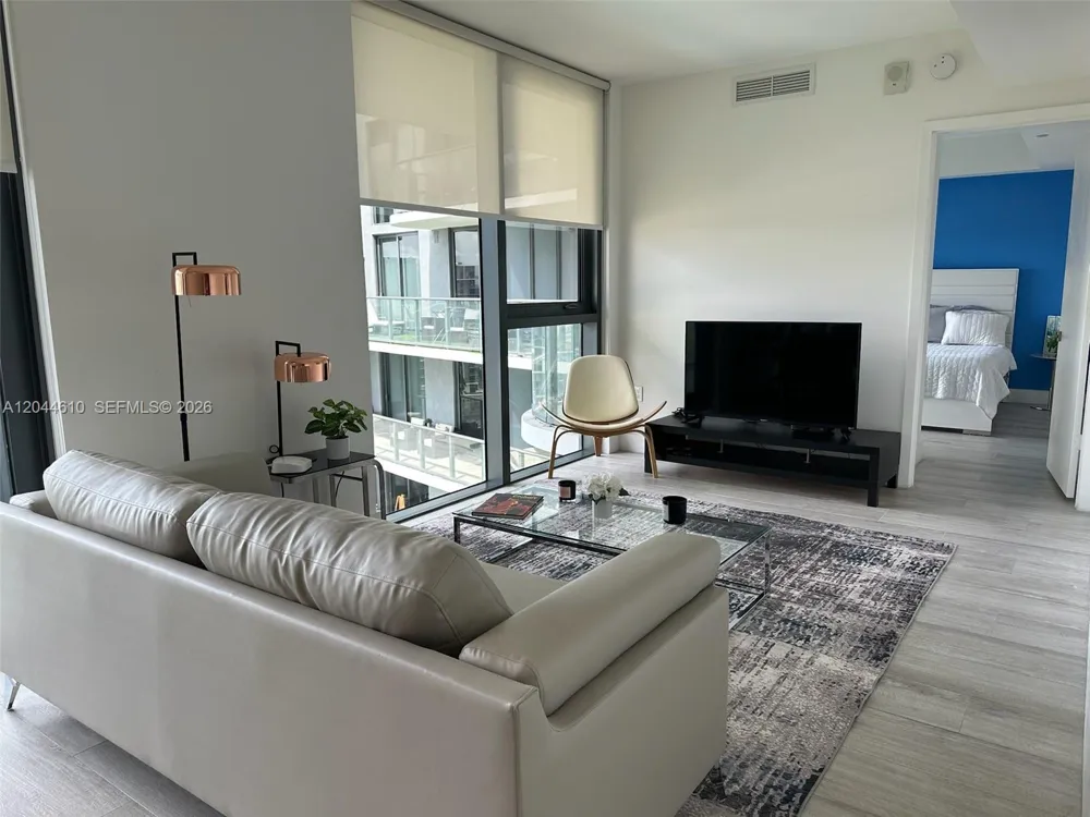 121 NE 34th St #1915 Miami, FL 33137