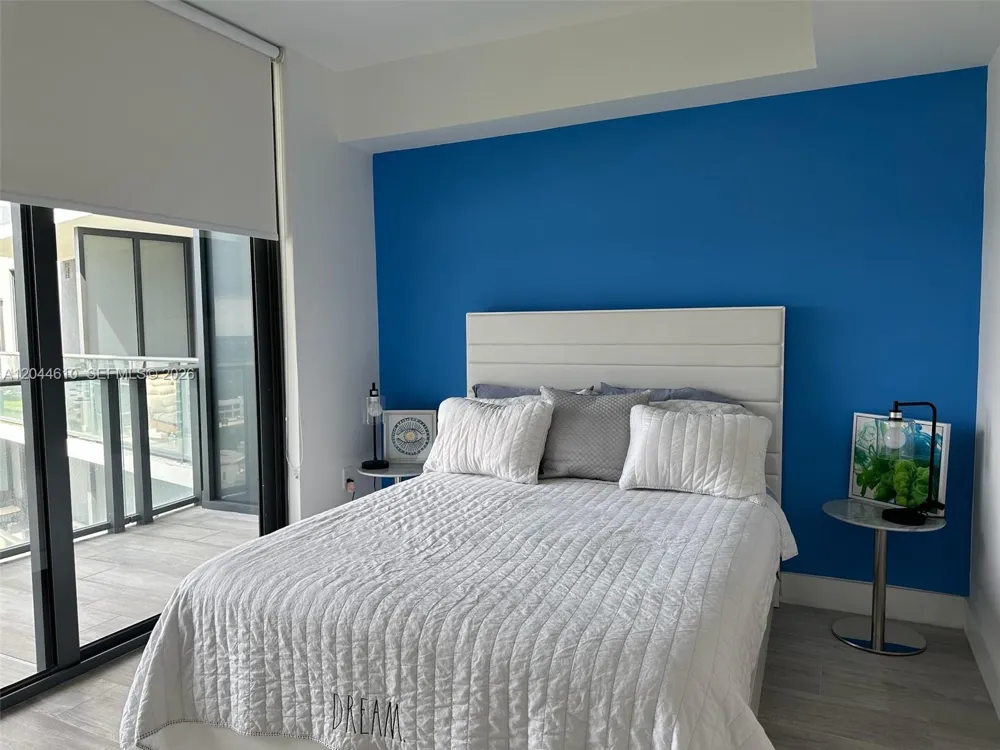 121 NE 34th St #1915 Miami, FL 33137
