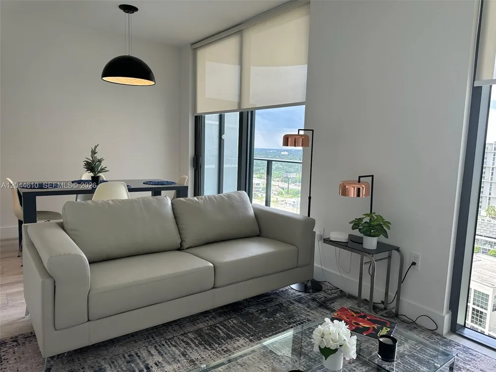 121 NE 34th St #1915 Miami, FL 33137