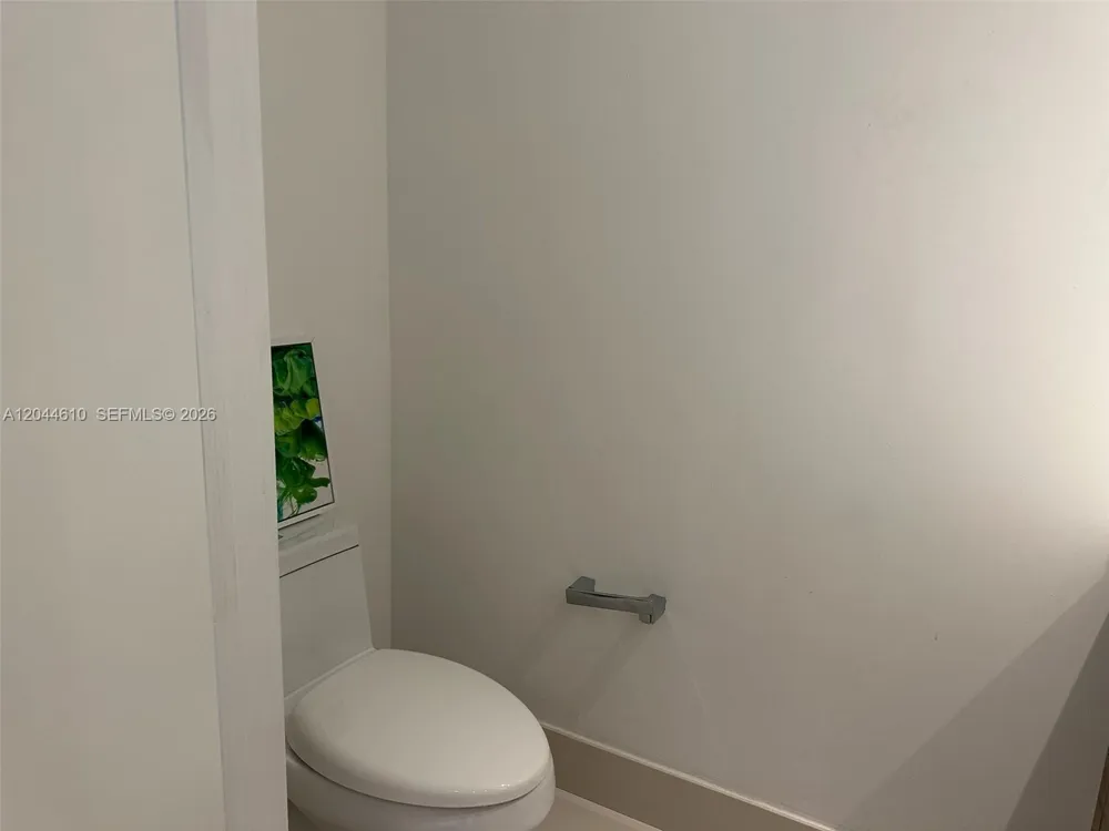 121 NE 34th St #1915 Miami, FL 33137
