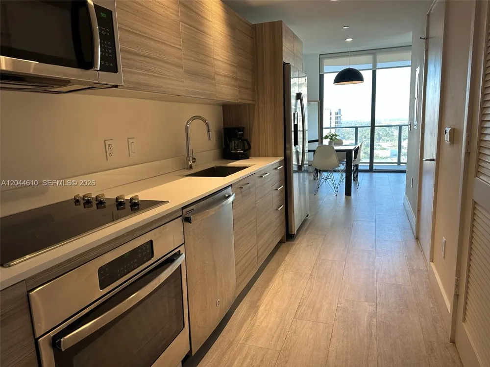 121 NE 34th St #1915 Miami, FL 33137