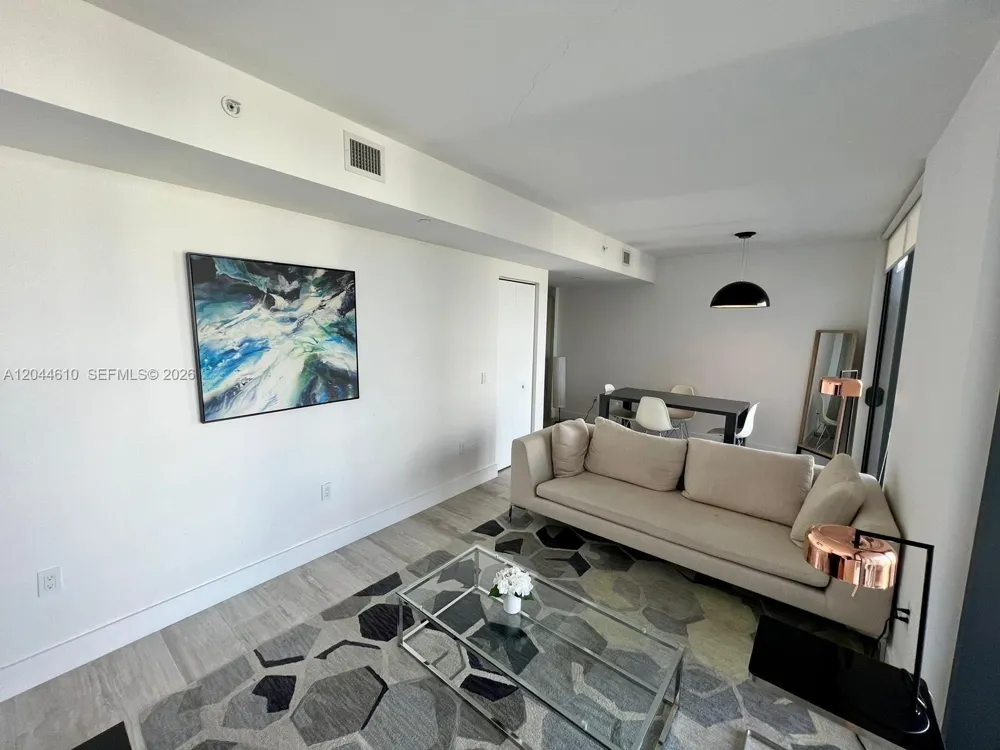 121 NE 34th St #1915 Miami, FL 33137