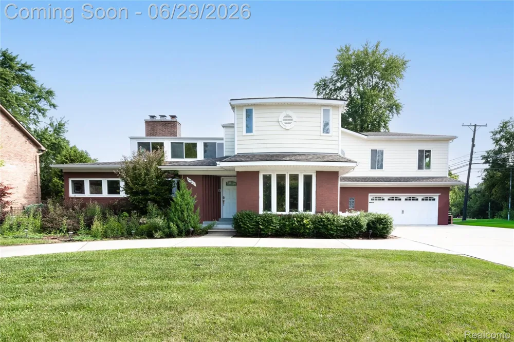 622 Sunningdale Drive Grosse Pointe Woods City, MI 48236