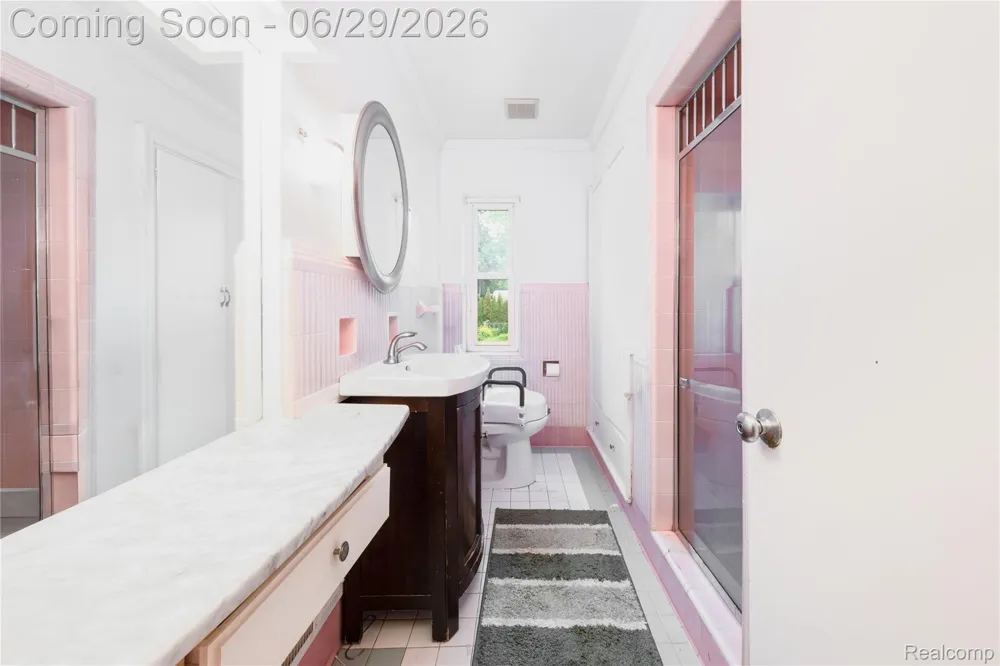 622 Sunningdale Drive Grosse Pointe Woods City, MI 48236