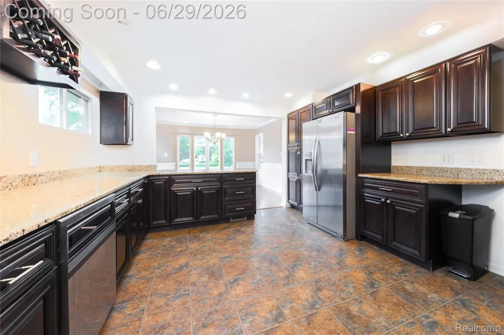 622 Sunningdale Drive Grosse Pointe Woods City, MI 48236