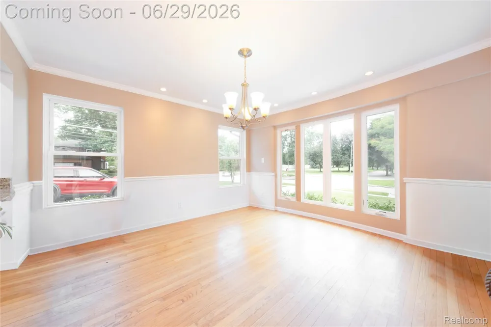622 Sunningdale Drive Grosse Pointe Woods City, MI 48236