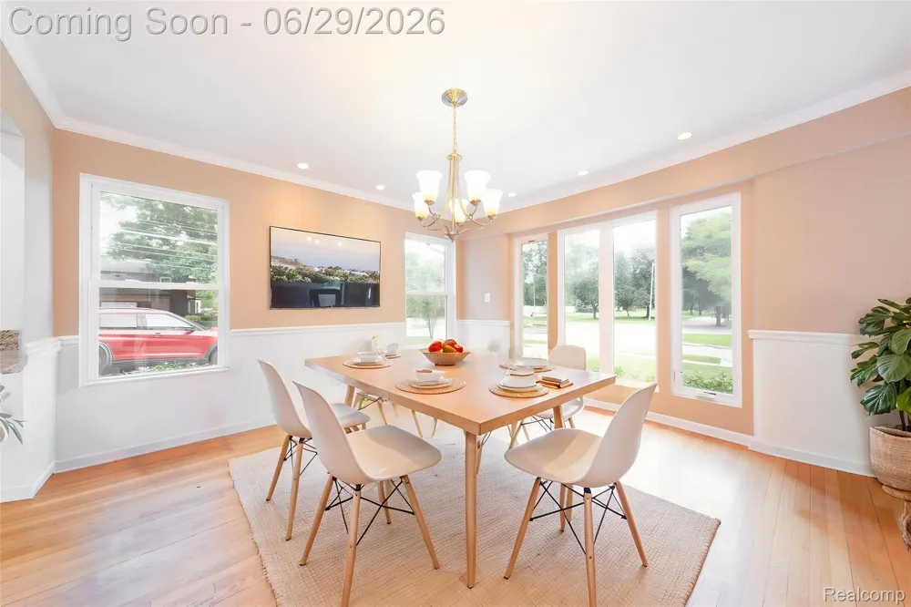 622 Sunningdale Drive Grosse Pointe Woods City, MI 48236