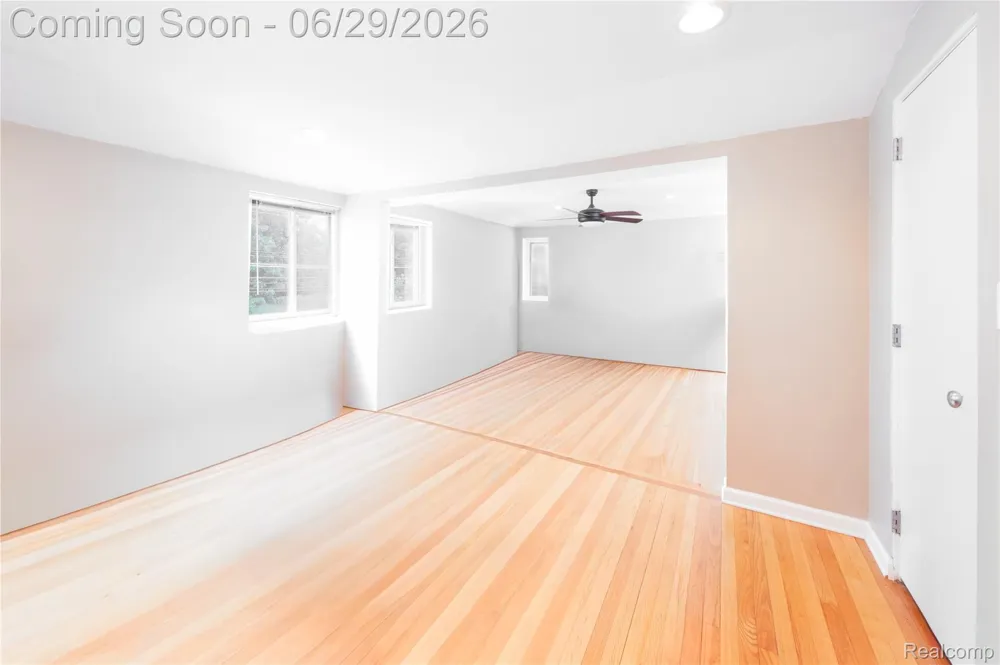 622 Sunningdale Drive Grosse Pointe Woods City, MI 48236