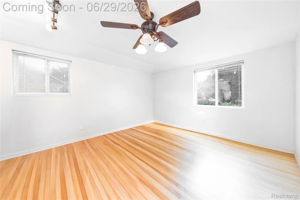 622 Sunningdale Drive Grosse Pointe Woods City, MI 48236