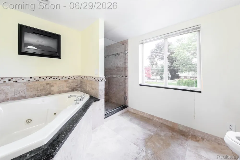 622 Sunningdale Drive Grosse Pointe Woods City, MI 48236