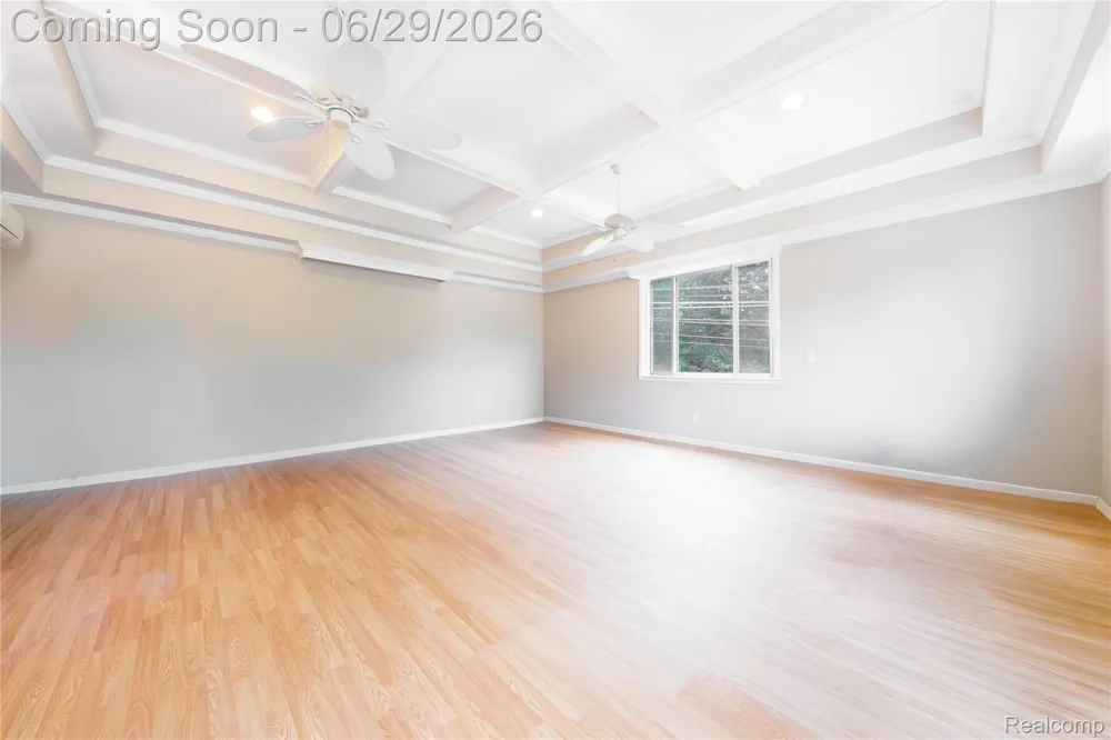 622 Sunningdale Drive Grosse Pointe Woods City, MI 48236