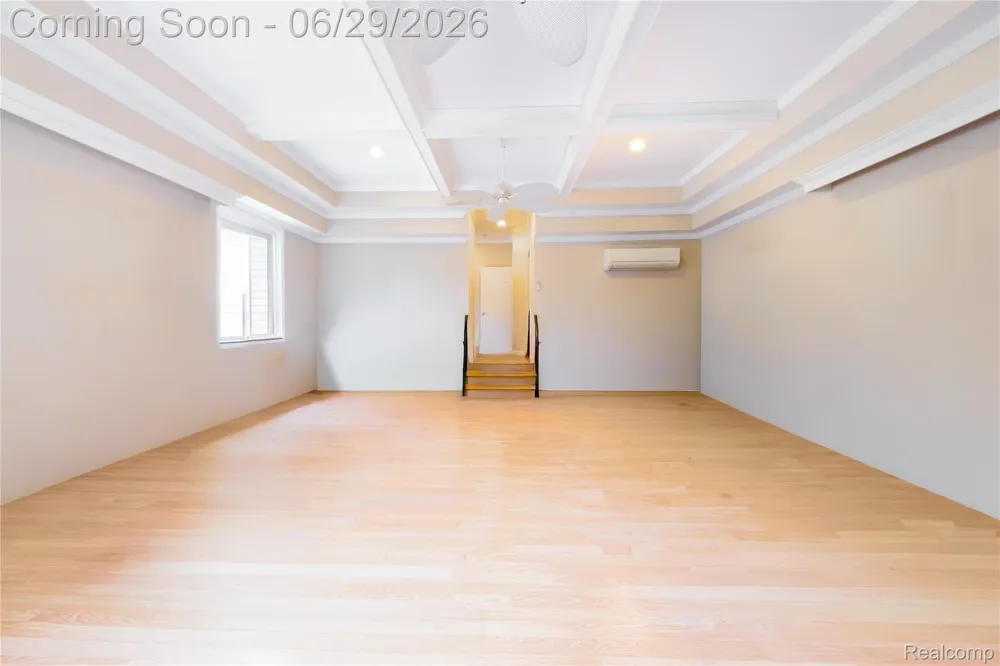 622 Sunningdale Drive Grosse Pointe Woods City, MI 48236