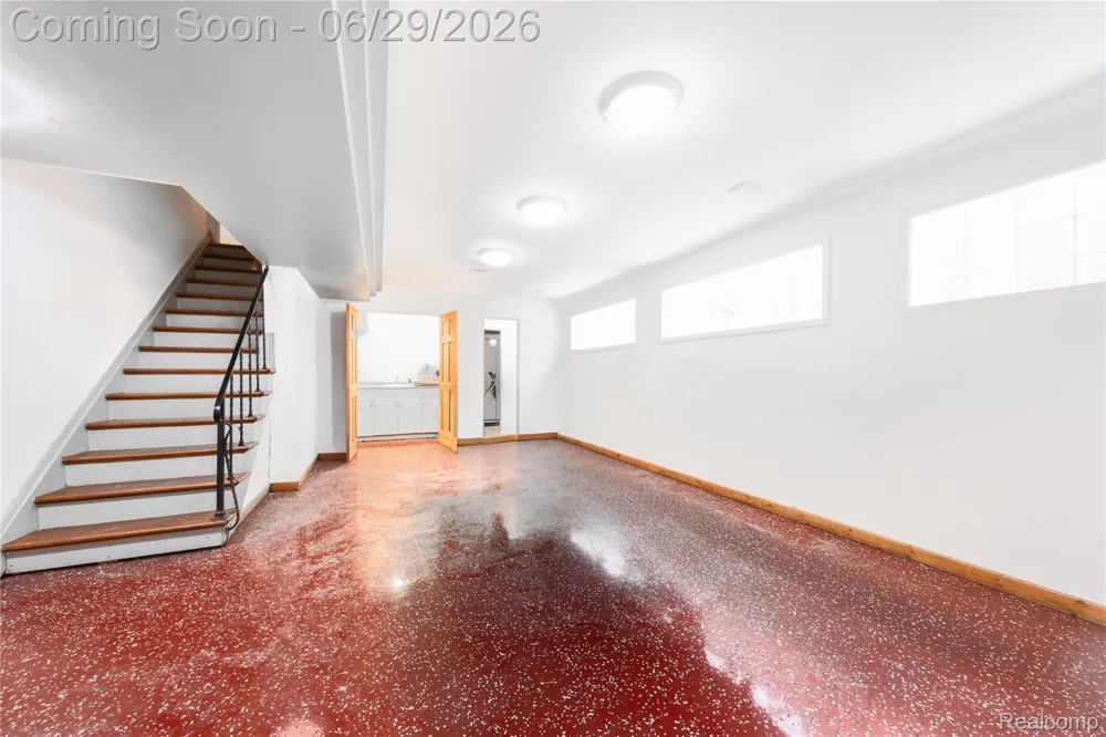 622 Sunningdale Drive Grosse Pointe Woods City, MI 48236