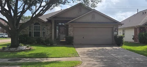 2406 Cardinal Elm Street
