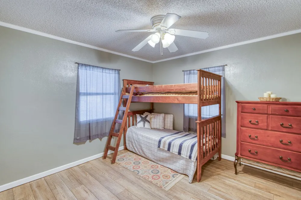 1408 Highland Dr Drive Highland Haven, TX 78654