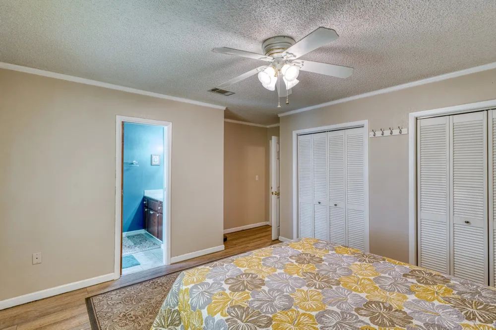 1408 Highland Dr Drive Highland Haven, TX 78654