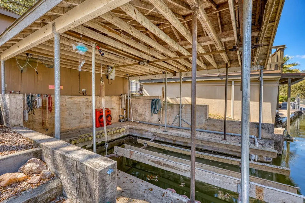1408 Highland Dr Drive Highland Haven, TX 78654