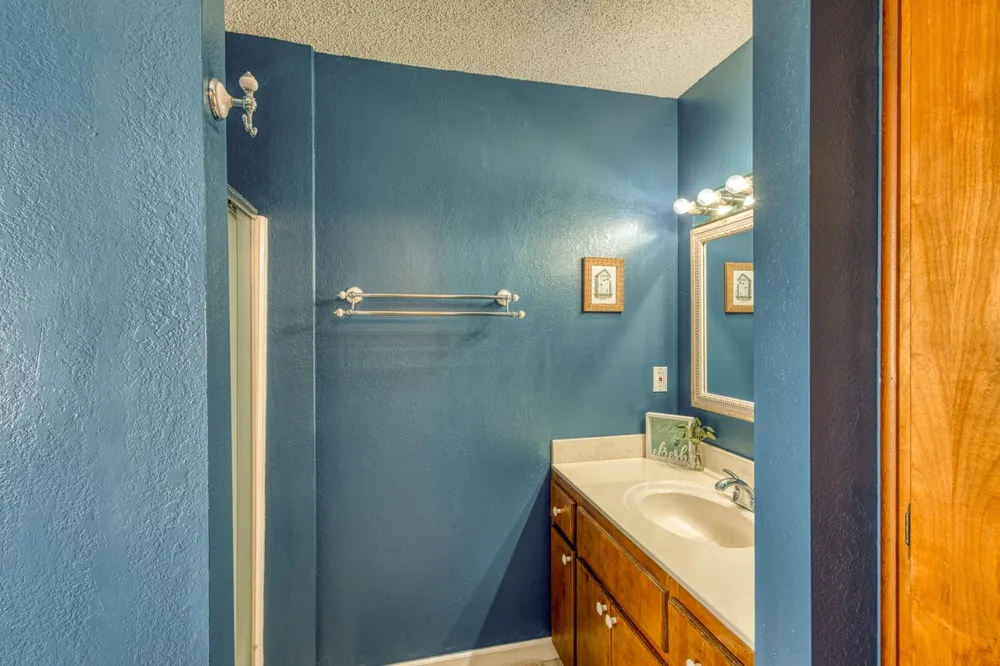 1408 Highland Dr Drive Highland Haven, TX 78654