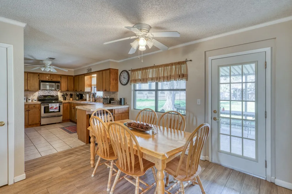 1408 Highland Dr Drive Highland Haven, TX 78654