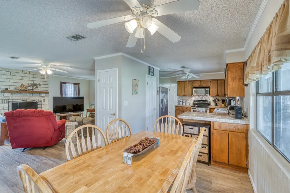 1408 Highland Dr Drive Highland Haven, TX 78654