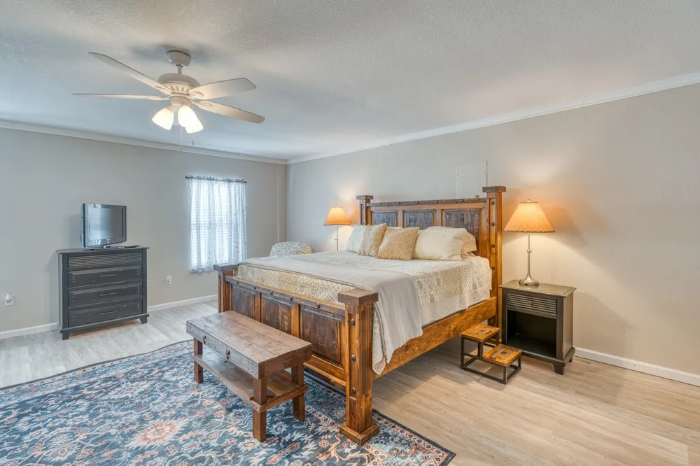 1408 Highland Dr Drive Highland Haven, TX 78654