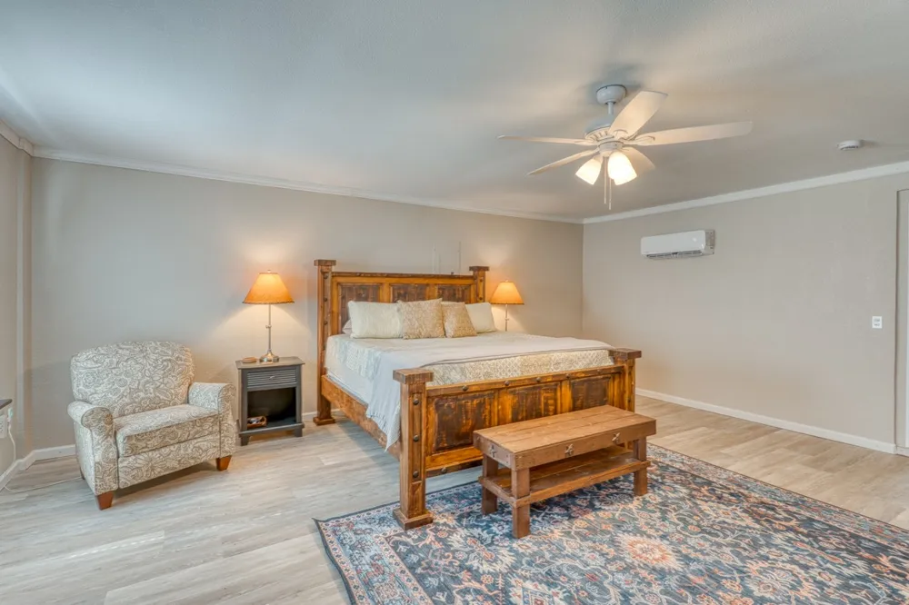 1408 Highland Dr Drive Highland Haven, TX 78654
