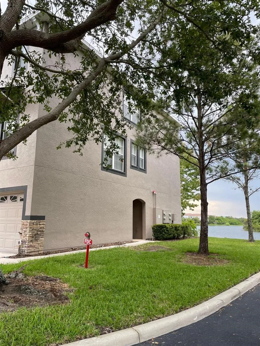 2401 LEXINGTON OAK DRIVE Brandon, FL 33511