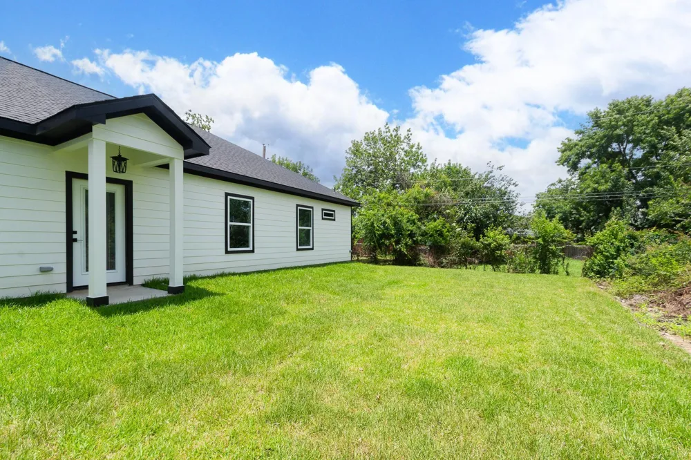 423 Manor Avenue Arcola, TX 77583