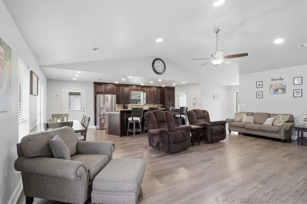 11305 Timber Oak Court Kingston, OK 73439