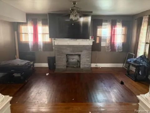 213 S Porter Street Saginaw City, MI 48602
