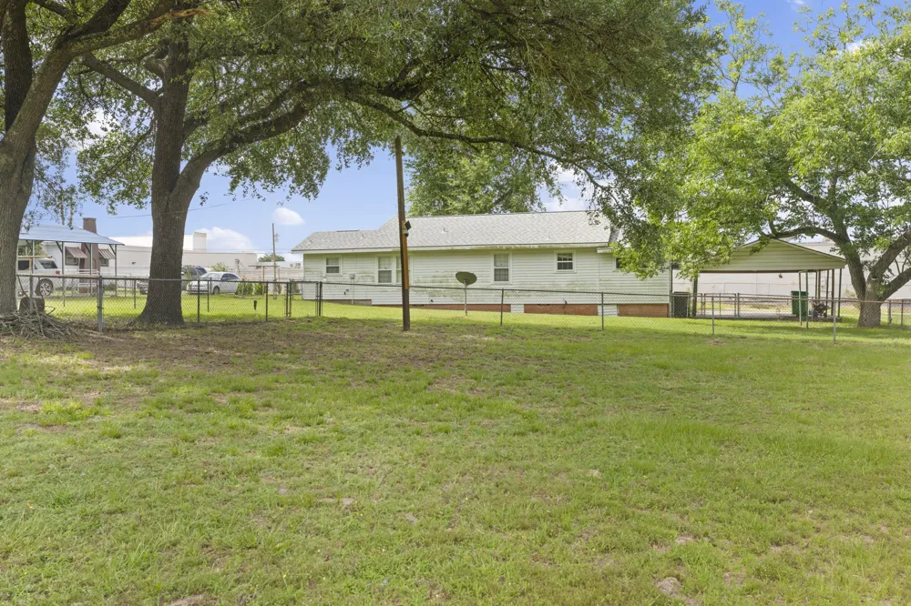 117 Moore Drive Palestine, TX 75801