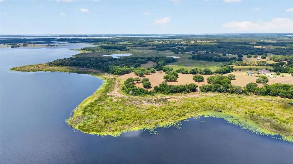 17269 SE 260TH AVENUE ROAD Umatilla, FL 32784