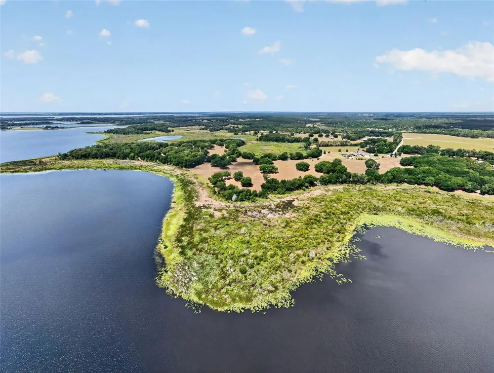17269 SE 260TH AVENUE ROAD Umatilla, FL 32784